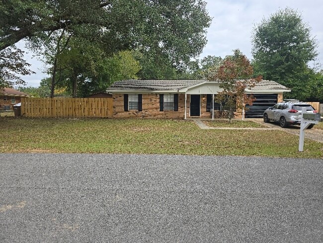 Foto del edificio - 4752 Pecanwood Pl