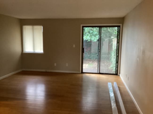 Building Photo - 3515 NE View Ave