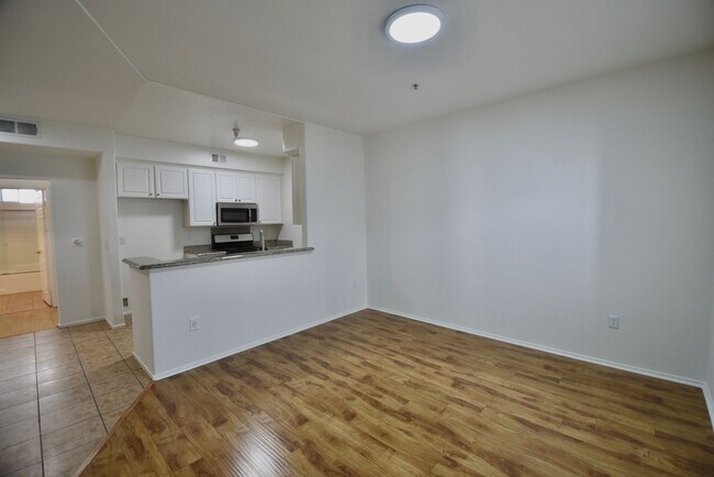 Foto del edificio - 5500 Bonner Ave