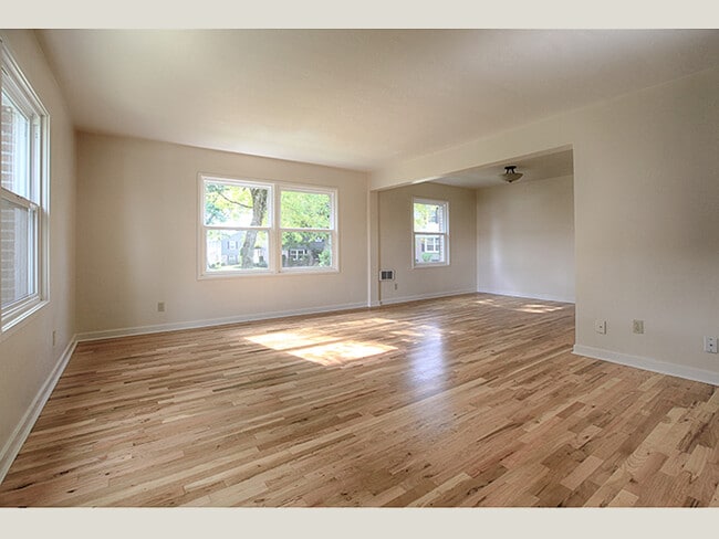 Stunning Retro Townhome! - Stunning Retro Townhome!