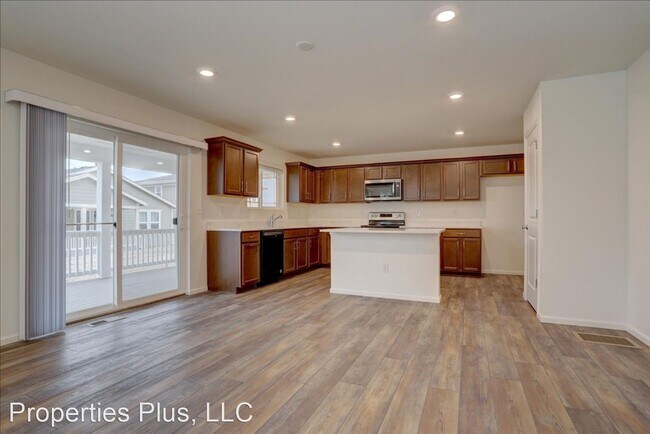 Foto del edificio - 3 br, 2.5 bath House - 6171 N Malaya St