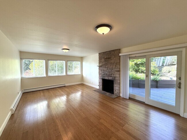 Foto del edificio - SPACIOUS 3BR/3BA NOVATO HOME WITH FLEXIBLE FLOORPLAN, LARGE FAMILY ROOM AND BONUS AREAS, GREAT OU...