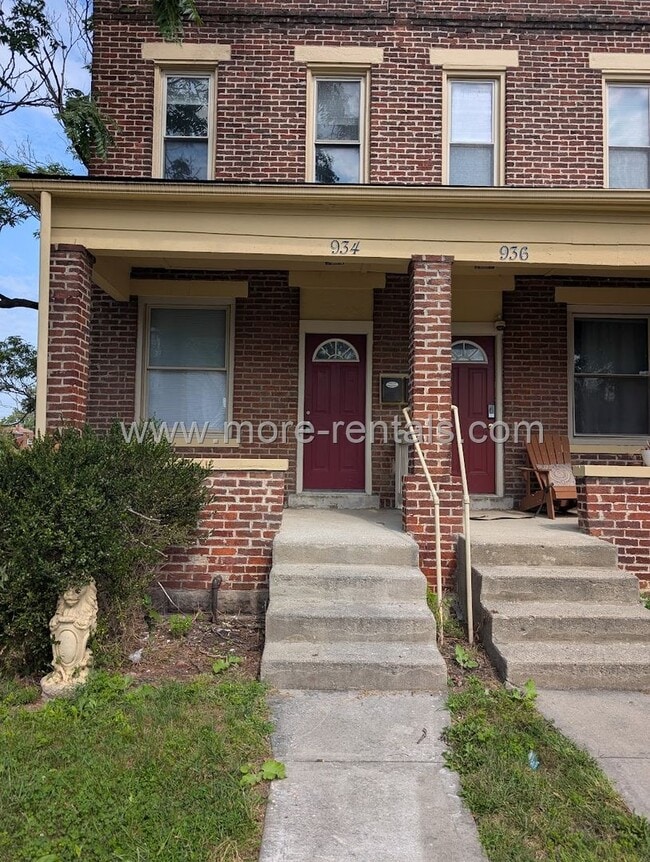 Building Photo - 934-940-940 E Fulton St