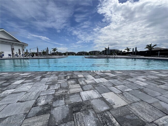 Foto del edificio - 5454 Double Eagle Cir