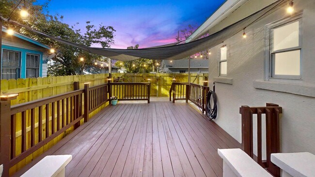 Building Photo - 3/2 Charming 1920s Bungalow
