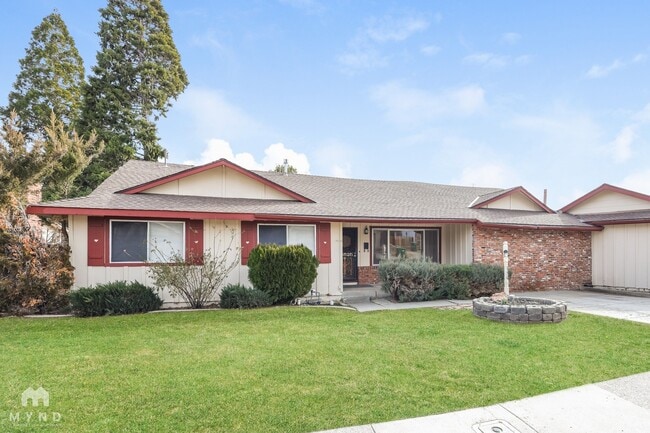 Building Photo - 750 Rhode Island Dr