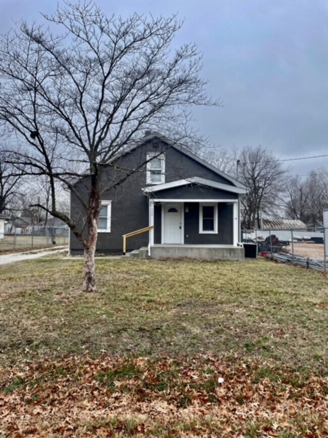 Building Photo - 1443 N. LAFONTAINE AVE. - NO PETS - CALL O...