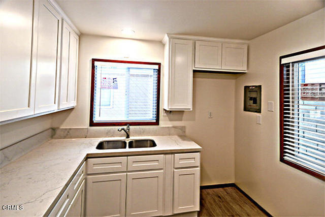 Foto del edificio - 3661 Sunset Ln