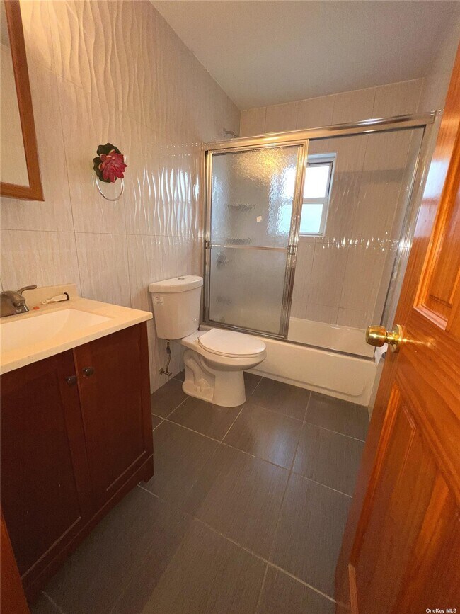 Foto del edificio - 61-47 148th Pl