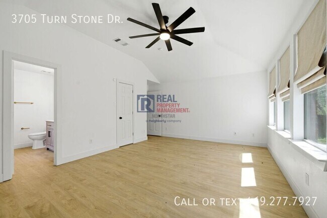 Foto del edificio - 3705 Turn Stone Dr.-