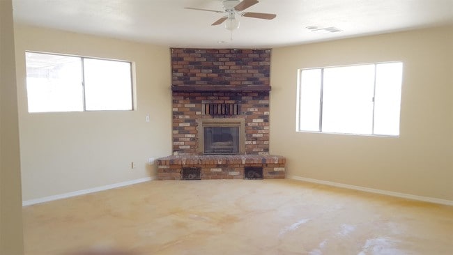 Photo - 890 Palo Verde Dr House