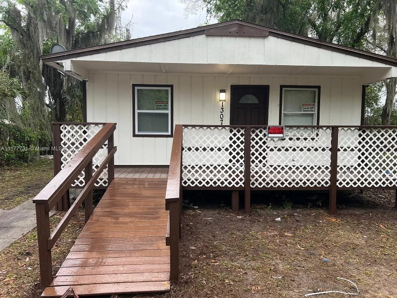 Foto principal - 1307 Olive St