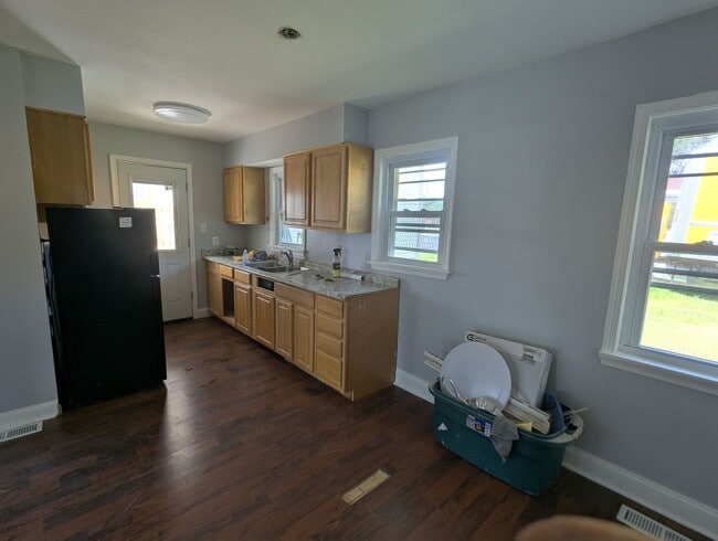 Building Photo - 301 W Bel Air Ave