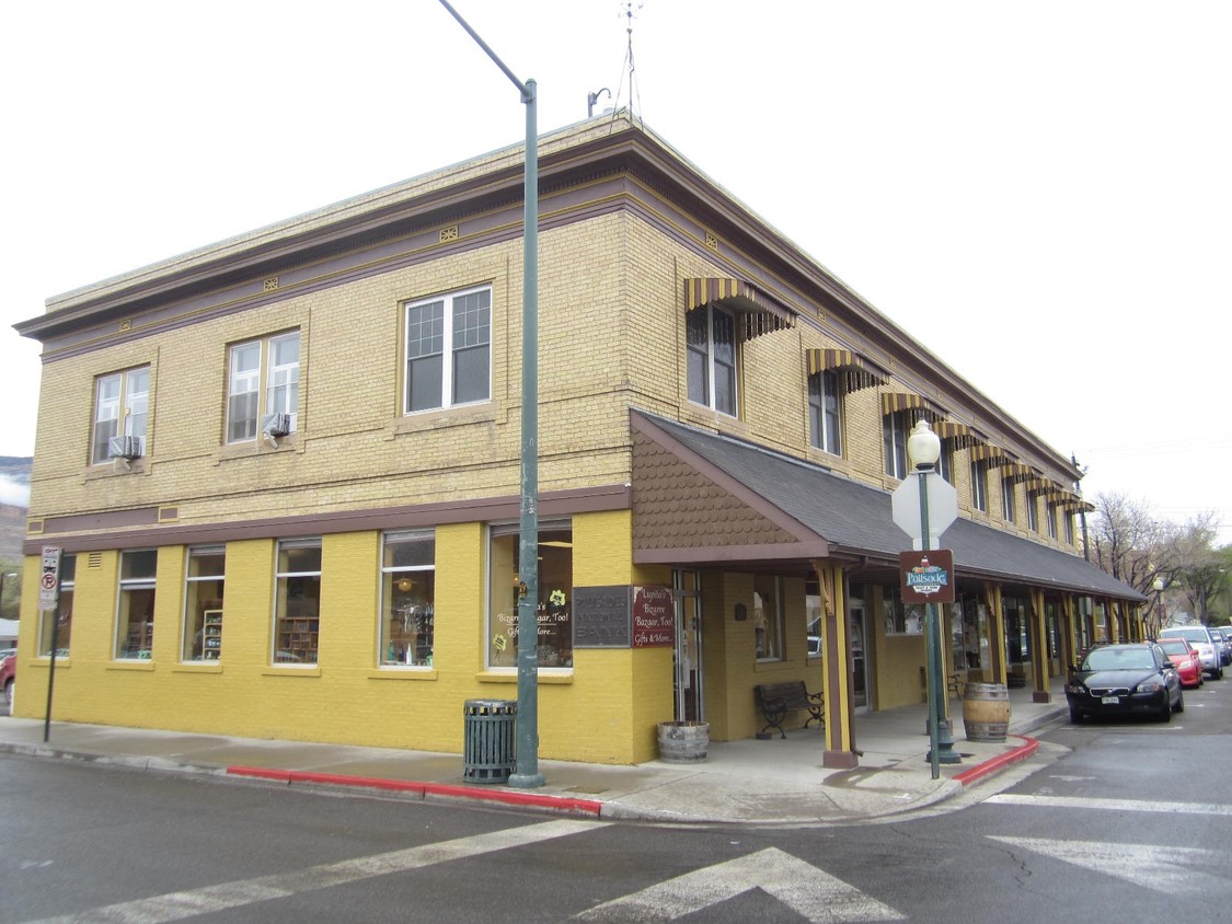 Building Photo - Palisade Bank Building