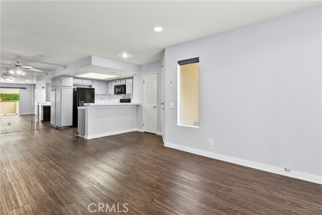 Building Photo - 123 S Cross Creek Rd
