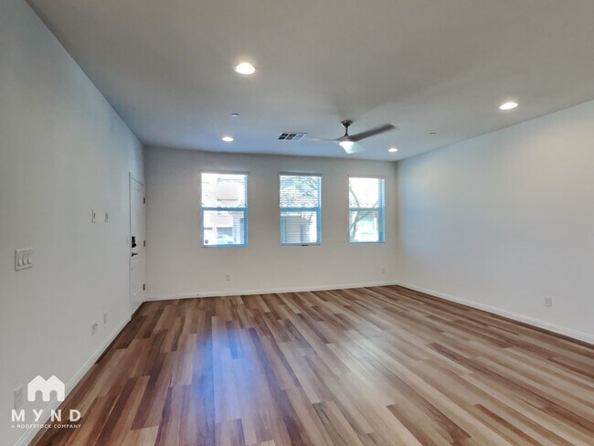 Building Photo - 1041 Via Lombardi