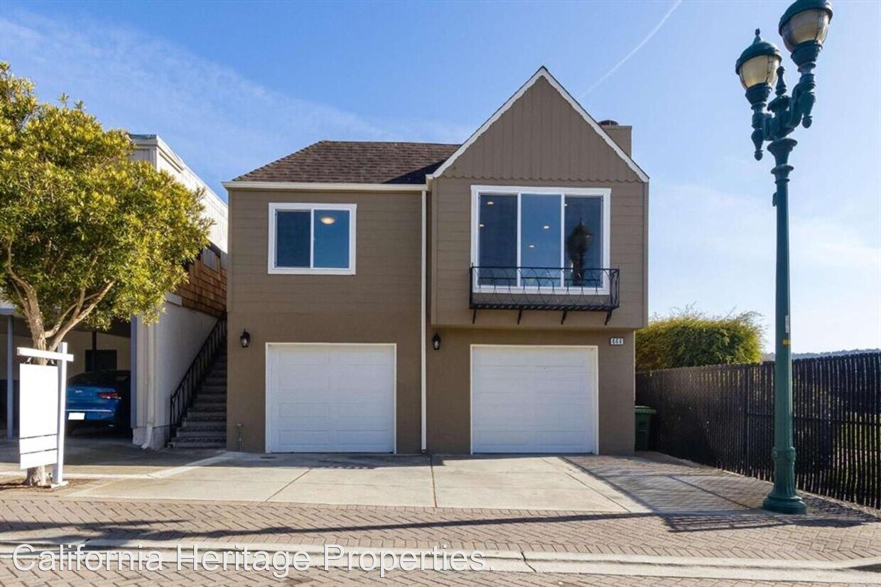 Primary Photo - 5 br, 2.5 bath House - 444 E Street