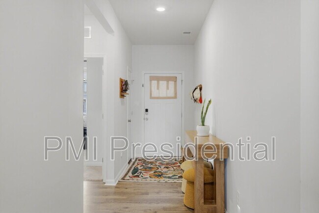 Foto del edificio - 11070 Chappell Crk Cir