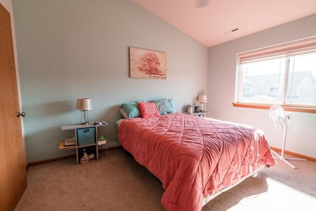 Foto del edificio - Must See!  2 Bedroom condo