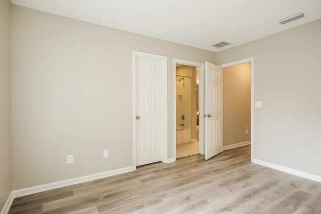 Foto del edificio - 12423 Blackwater Ct