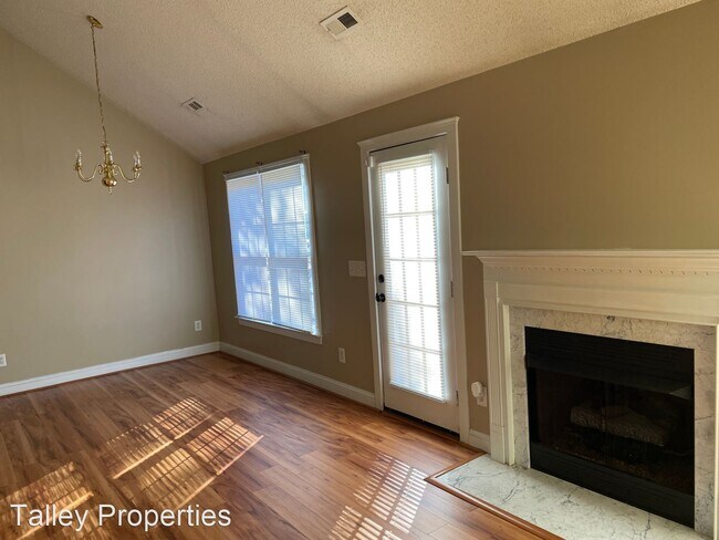 3 br, 2 bath House - 1206 Pearl Cresent Drive photo'