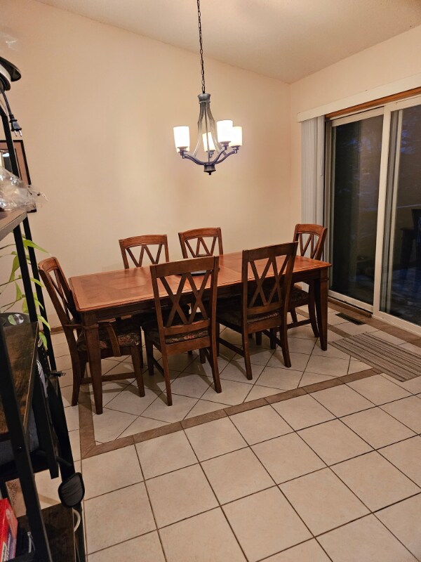 Foto del edificio - 9423 Alamo Ct NE