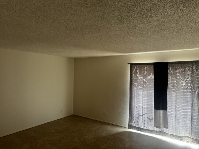 Building Photo - 15086 Dakota St