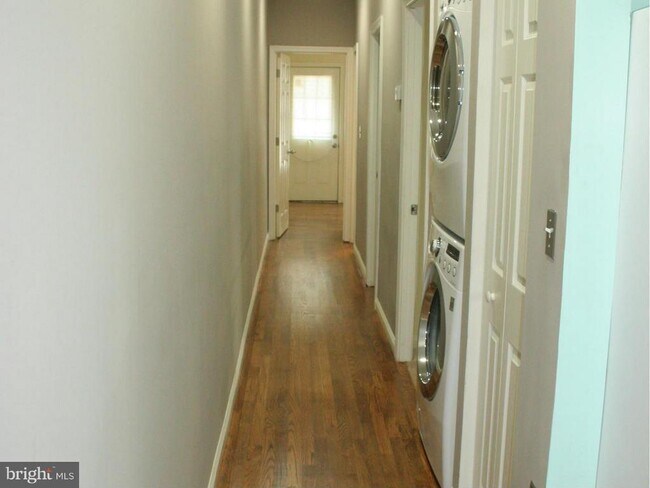 Foto del edificio - 1040 6th St NE
