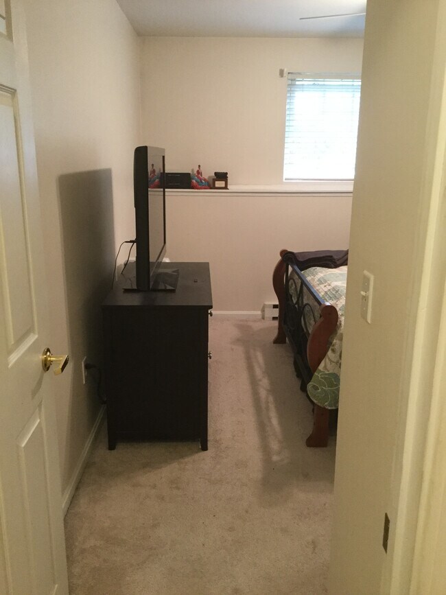 3924A Pleasant Street Unit B5, Northborough, MA 01532 Apartments in