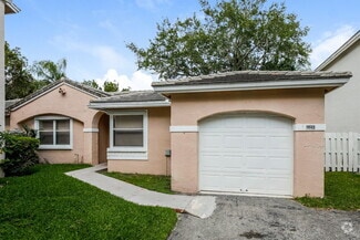 Building Photo - 9845 NW 9th Ct