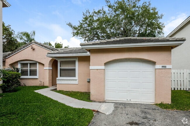 Building Photo - 9845 NW 9th Ct