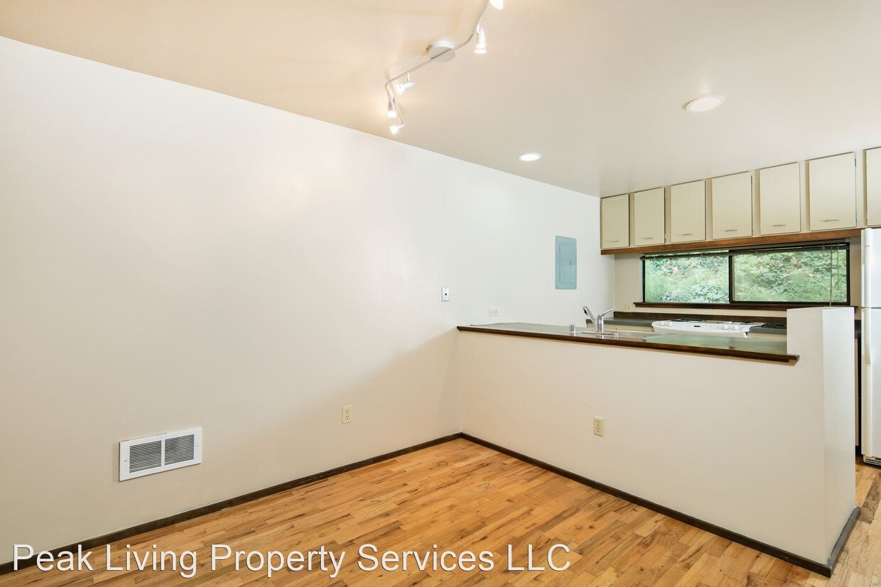 Primary Photo - 4745-4753 Ravenna Ave NE
