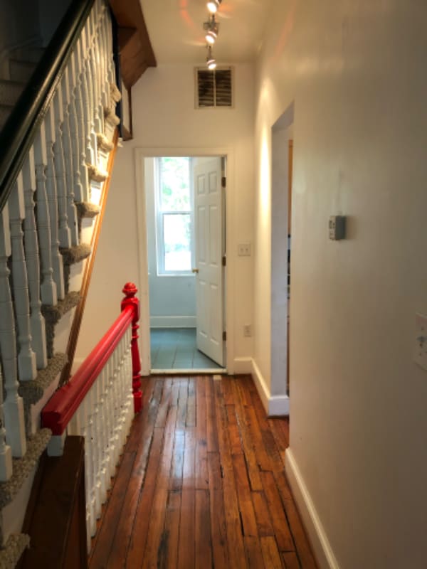 Building Photo - 710 7th St NE