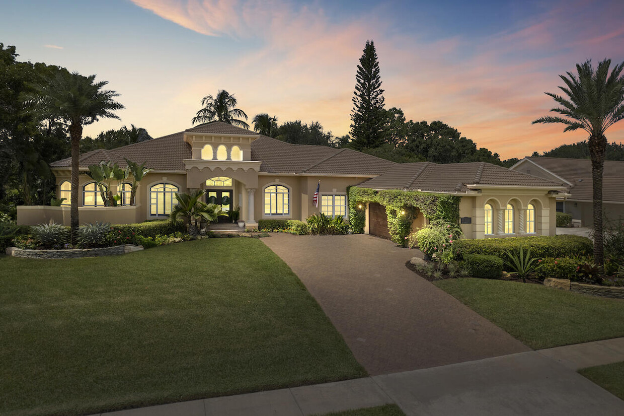 Primary Photo - 15385 Meadow Wood Dr