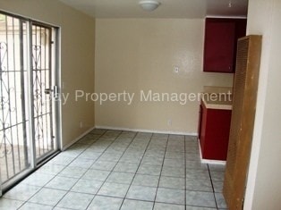 Building Photo - 914 Acosta Plz