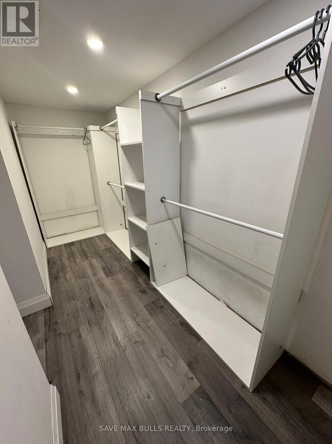 Building Photo - 1383 Langley Cir