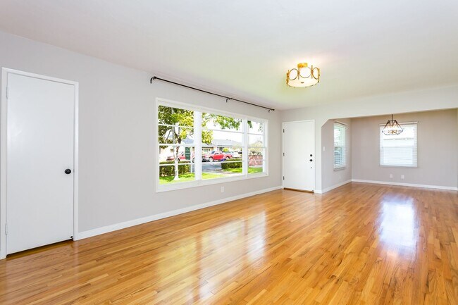 Building Photo - Ranch Home in La Mesa