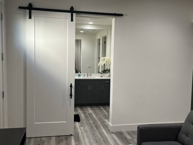 Foto del edificio - 211 Akabane Ln