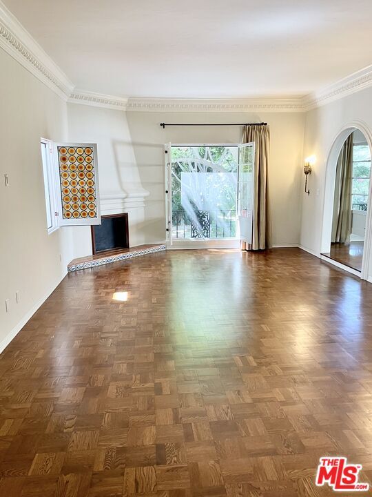 Foto del edificio - 1330 N Harper Ave
