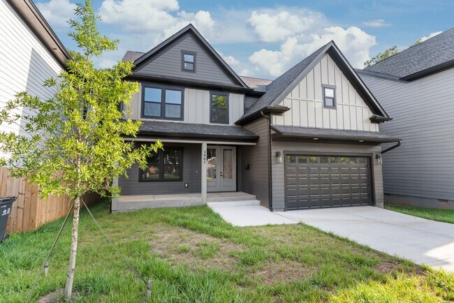 Building Photo - 3905 Plainview Rd