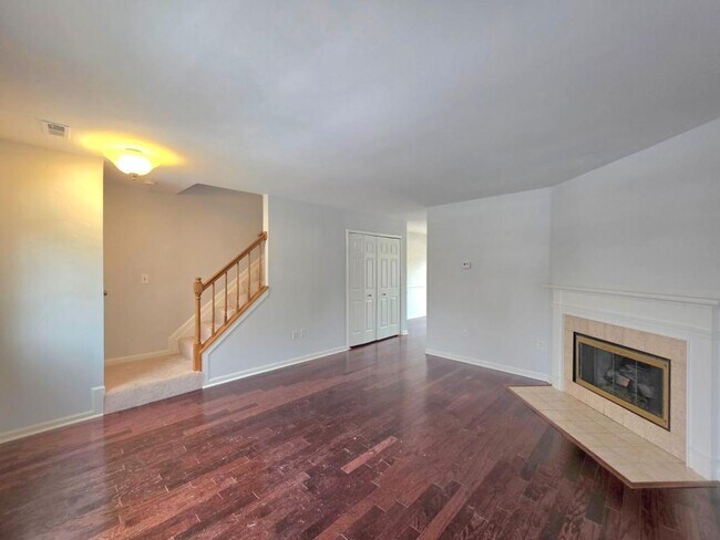 Building Photo - 6539 Old Carriage Ln