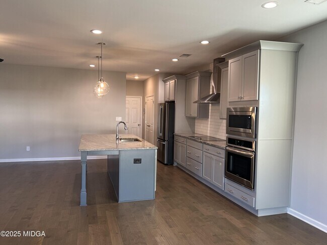 Building Photo - 401 Tivoli Wy