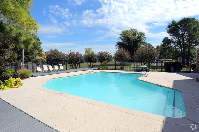 Piscina - Avondale Apartment Homes