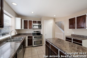 Foto del edificio - 15214 Fall Ridge Dr