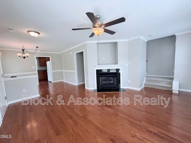 Foto del edificio - 9812 Grettle Ct