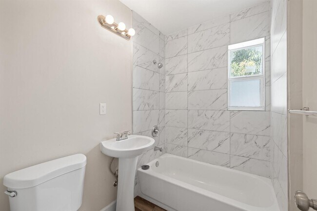 Foto del edificio - 403 50th St