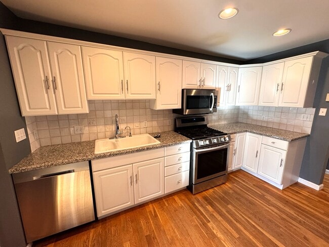 Building Photo - 37 Homer Ave