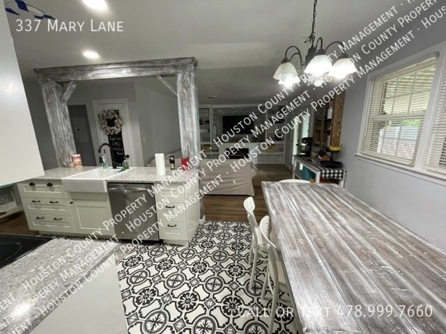 Building Photo - 337 Mary Ln