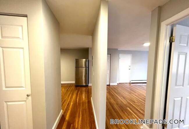 Foto del edificio - 230 Babcock St