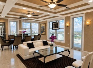 Building Photo - 9511 Collins Ave